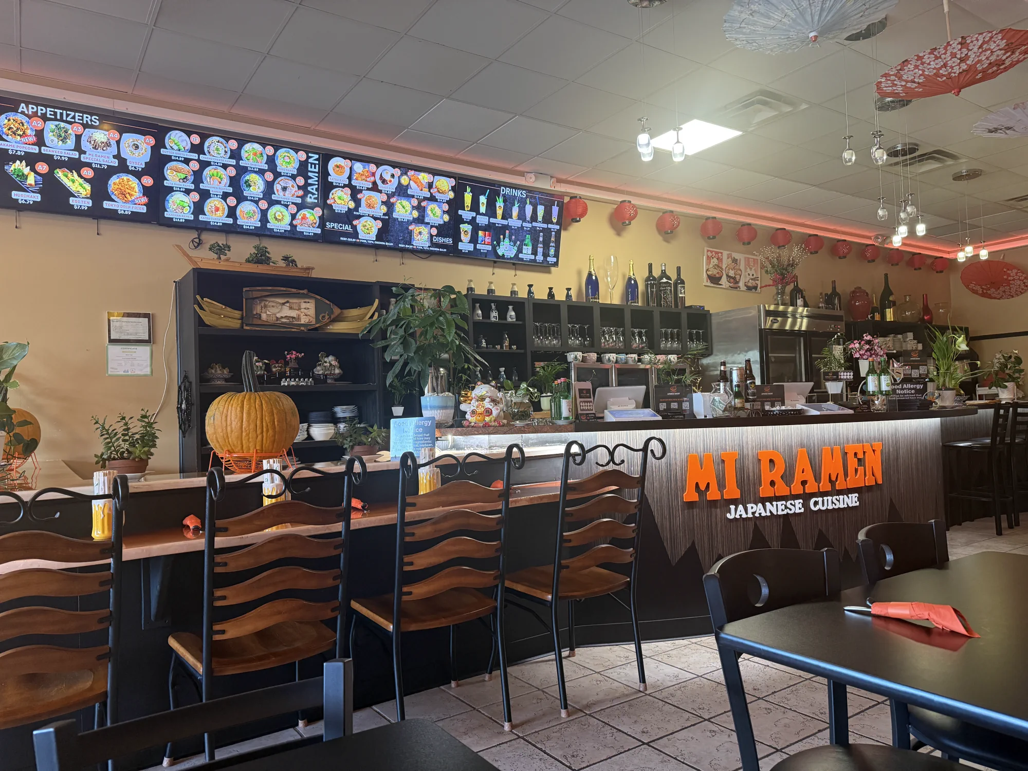 MI Ramen interior