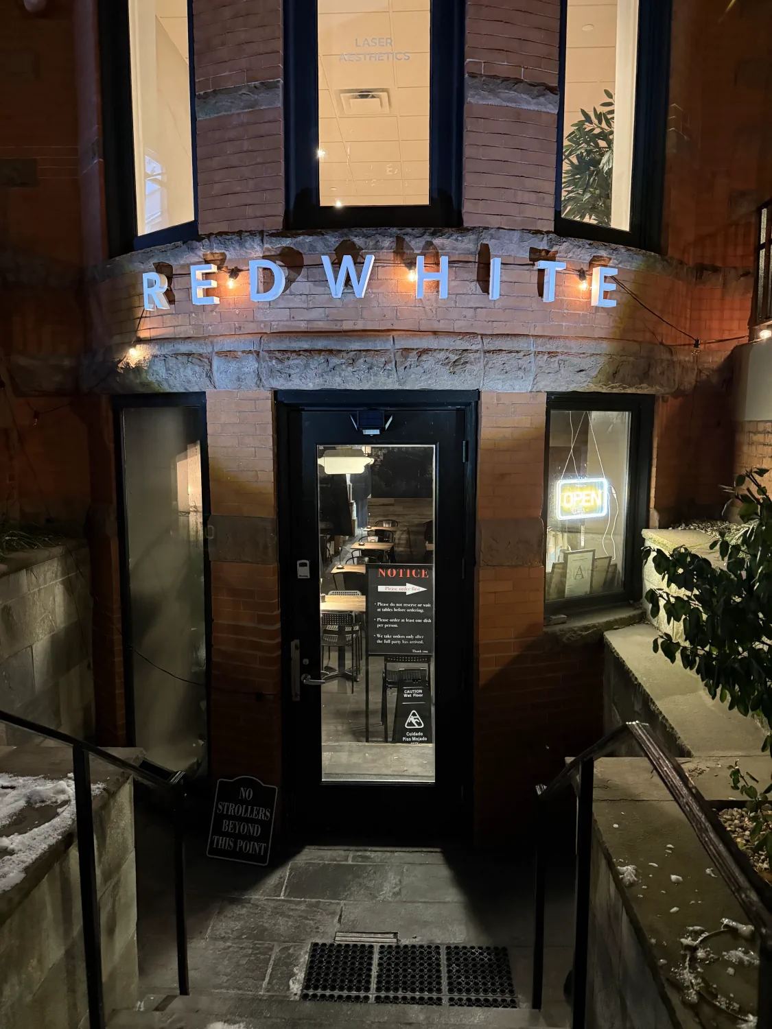 Redwhite Boneless Ramen exterior